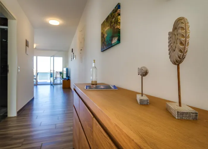 Lagovida Kapitaenskajuete B Am Stoermthaler * グロースペスナ