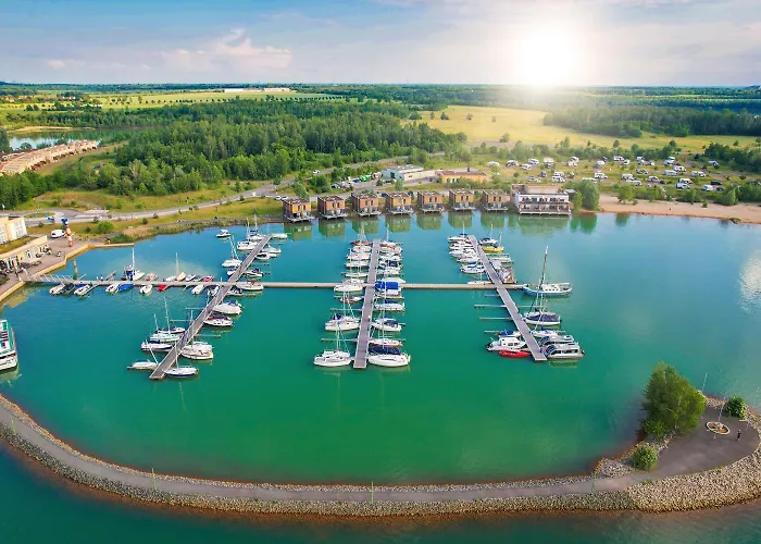 Lagovida Kapitaenskajuete B Am Stoermthaler * グロースペスナ